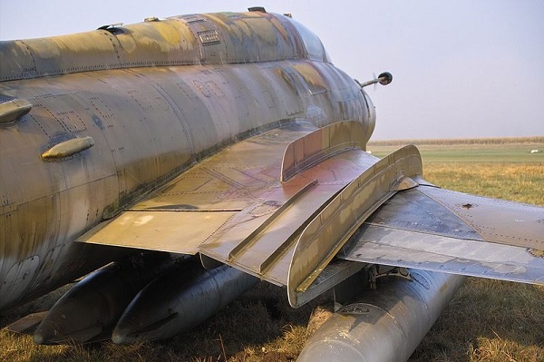  Wing fences of a Sukhoi Su-22M-4. 